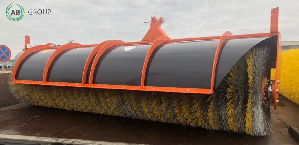 Pomarol tractor sweeper ZS250, 2,5 m - Sopaggregat för Utility/ Specialfordon: bild 1 Pomarol tractor sweeper ZS250, 2,5 m - Sopaggregat för Utility/ Specialfordon: bild 1