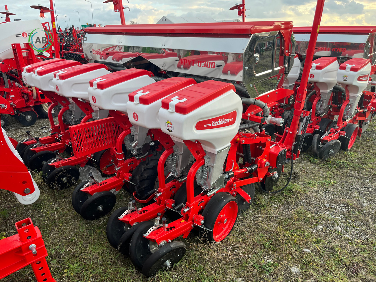 Siewnik do kukurydzy 6-rzędowy VPYT-D300 na ramie półteleskopowej z nawożeniem wgłębnym - Precisionssåmaskin: bild 4 Siewnik do kukurydzy 6-rzędowy VPYT-D300 na ramie półteleskopowej z nawożeniem wgłębnym - Precisionssåmaskin: bild 4