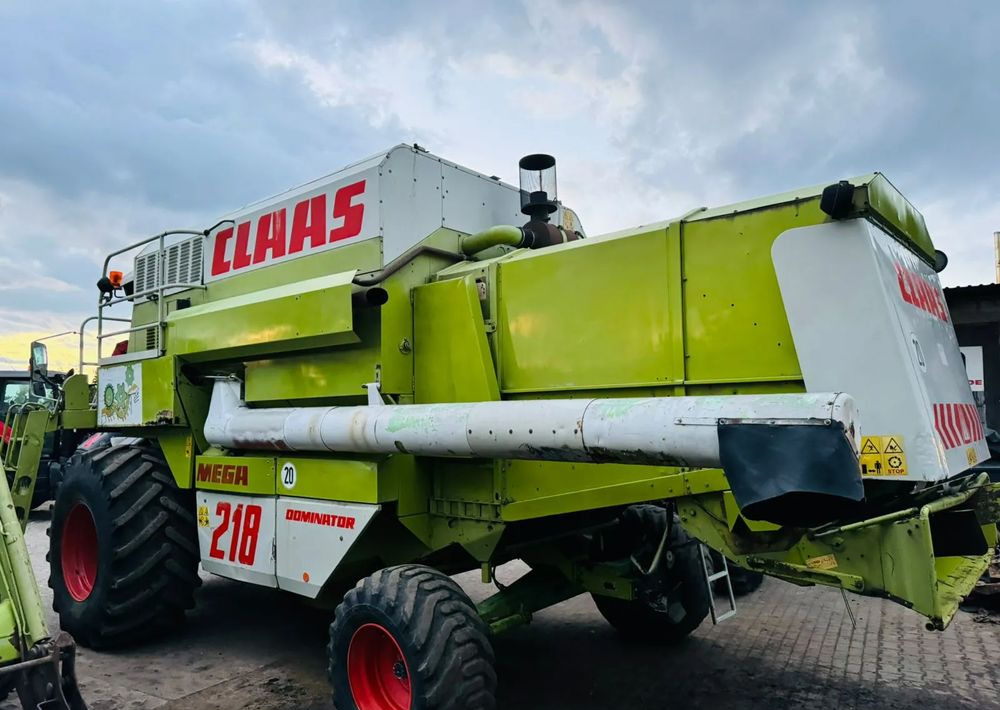 Claas MEGA 218 - Skördetröska: bild 3 Claas MEGA 218 - Skördetröska: bild 3