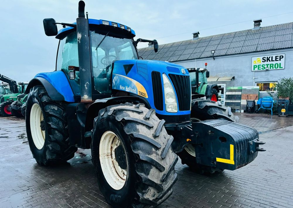New Holland T8020 - Traktor: bild 1 New Holland T8020 - Traktor: bild 1