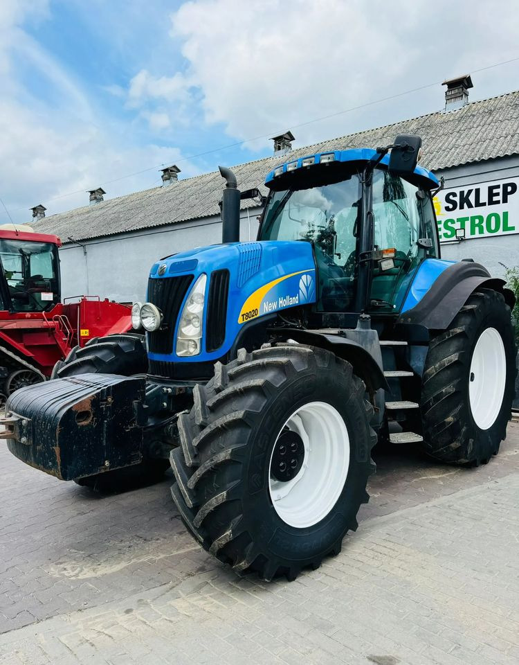 New Holland T8020 - Traktor: bild 1 New Holland T8020 - Traktor: bild 1