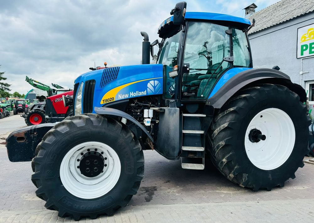 New Holland T8020 - Traktor: bild 5 New Holland T8020 - Traktor: bild 5