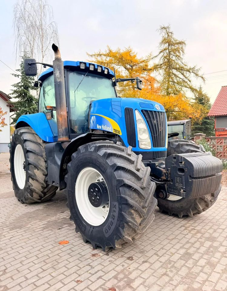 New Holland T8030 - Traktor: bild 2 New Holland T8030 - Traktor: bild 2