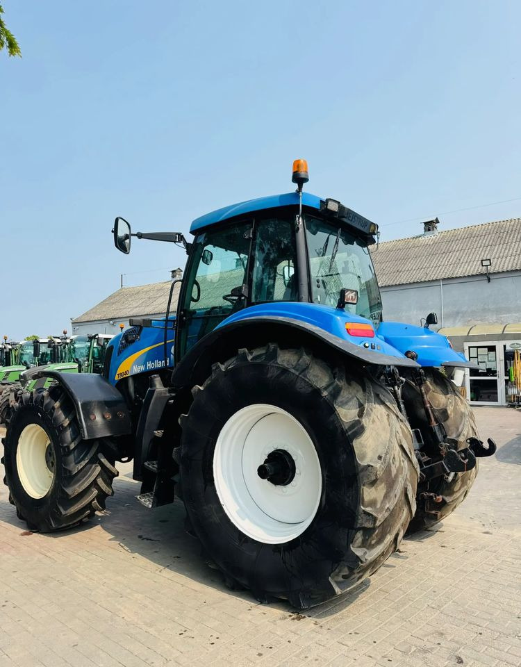 New Holland T8040 - Traktor: bild 5 New Holland T8040 - Traktor: bild 5