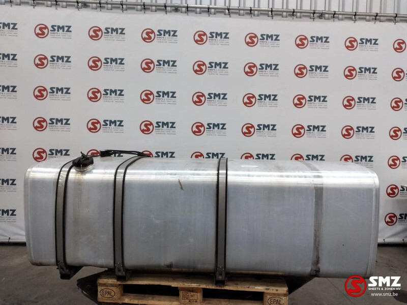 Iveco Occ brandstoftank 950L Iveco Stralis hi-way - Bränsletank för Lastbil: bild 1 Iveco Occ brandstoftank 950L Iveco Stralis hi-way - Bränsletank för Lastbil: bild 1