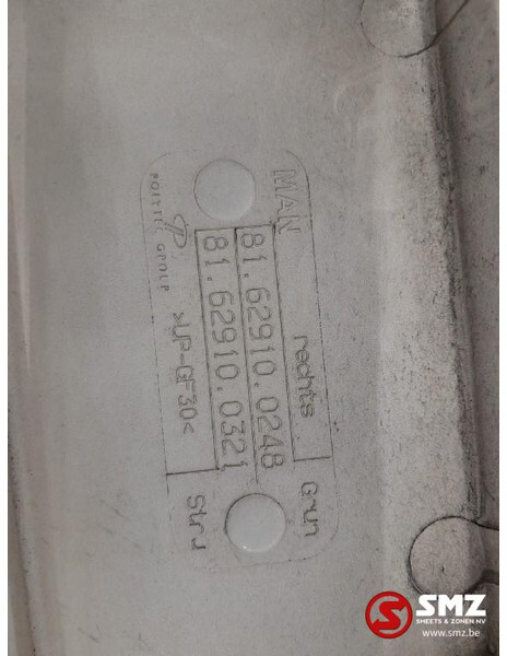 MAN Occ cabinespoiler rechtsboven MAN - Aerodynamik/ Spoiler för Lastbil: bild 4 MAN Occ cabinespoiler rechtsboven MAN - Aerodynamik/ Spoiler för Lastbil: bild 4