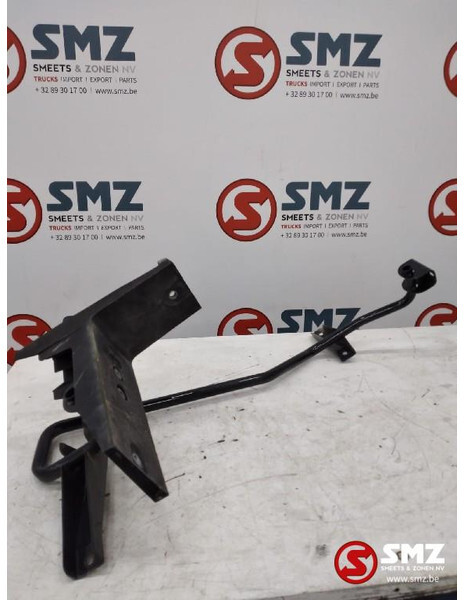 MAN Occ cabinespoilersteunen links+rechts MAN - Aerodynamik/ Spoiler för Lastbil: bild 4 MAN Occ cabinespoilersteunen links+rechts MAN - Aerodynamik/ Spoiler för Lastbil: bild 4