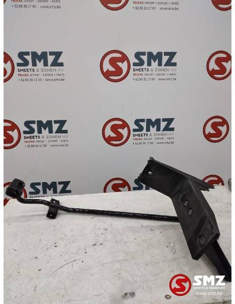 MAN Occ cabinespoilersteunen links+rechts MAN - Aerodynamik/ Spoiler för Lastbil: bild 1 MAN Occ cabinespoilersteunen links+rechts MAN - Aerodynamik/ Spoiler för Lastbil: bild 1