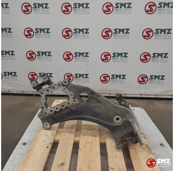 Mercedes-Benz Occ bladveerbeugel vooras rechts Mercedes - Ram/ Chassi för Lastbil: bild 2 Mercedes-Benz Occ bladveerbeugel vooras rechts Mercedes - Ram/ Chassi för Lastbil: bild 2