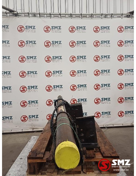 Mercedes-Benz Occ hydraulische uitschuifbare achterbumper Merced - Ram/ Chassi för Lastbil: bild 4 Mercedes-Benz Occ hydraulische uitschuifbare achterbumper Merced - Ram/ Chassi för Lastbil: bild 4