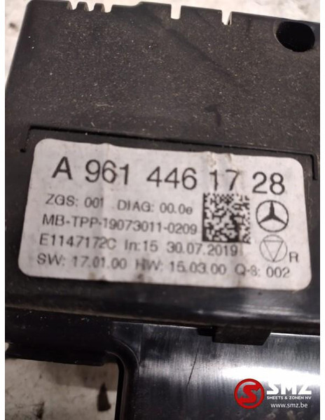 Mercedes-Benz Occ kachelbedieningspaneel Mercedes - Hytt och interiör för Lastbil: bild 2 Mercedes-Benz Occ kachelbedieningspaneel Mercedes - Hytt och interiör för Lastbil: bild 2