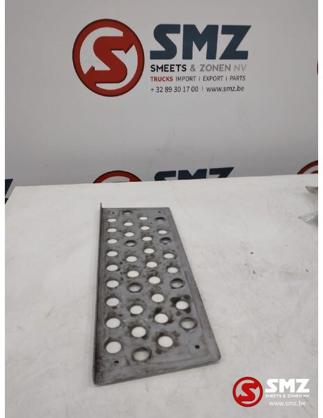 Mercedes-Benz Occ losse trede opstapbak Mercedes Actros A9416663 - Fönster och reservdelar för Lastbil: bild 2 Mercedes-Benz Occ losse trede opstapbak Mercedes Actros A9416663 - Fönster och reservdelar för Lastbil: bild 2