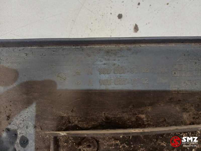 Mercedes-Benz Occ spatbord linksvooraan Mercedes - Karosseri och exteriör för Lastbil: bild 5 Mercedes-Benz Occ spatbord linksvooraan Mercedes - Karosseri och exteriör för Lastbil: bild 5