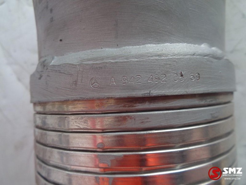 Mercedes-Benz Occ uitlaatpijp a9424920559 - Avgasrör för Lastbil: bild 2 Mercedes-Benz Occ uitlaatpijp a9424920559 - Avgasrör för Lastbil: bild 2