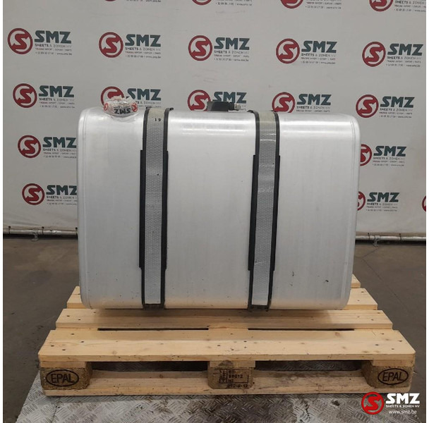 Renault Occ brandstoftank 360L + brandstofniveausensor Ren - Bränsletank för Lastbil: bild 1 Renault Occ brandstoftank 360L + brandstofniveausensor Ren - Bränsletank för Lastbil: bild 1