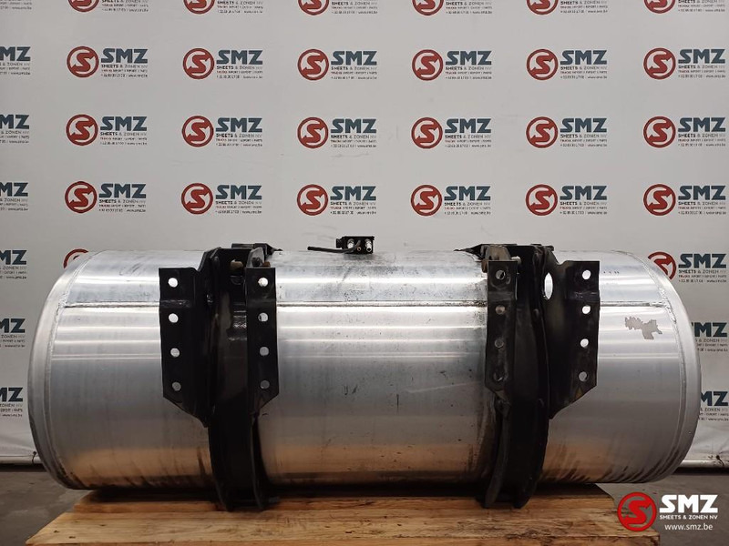 Renault Occ brandstoftank met steunen 415L Renault - Bränsletank för Lastbil: bild 2 Renault Occ brandstoftank met steunen 415L Renault - Bränsletank för Lastbil: bild 2