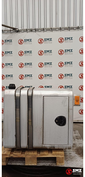 Renault Occ hydraulische tank 250L + materiaalkast Renault - Hydrauliktank för Lastbil: bild 1 Renault Occ hydraulische tank 250L + materiaalkast Renault - Hydrauliktank för Lastbil: bild 1