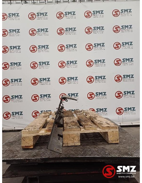 Renault Occ voorbumper Renault - Stötfångare för Lastbil: bild 4 Renault Occ voorbumper Renault - Stötfångare för Lastbil: bild 4