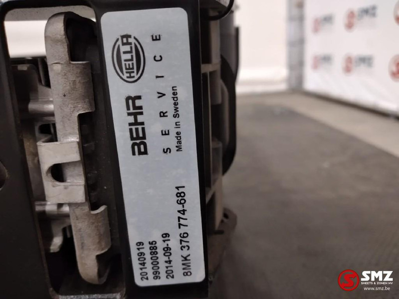 Renault Radiator Renault KERAX, PREMIUM, PREMIUM 2 - Kylare: bild 3 Renault Radiator Renault KERAX, PREMIUM, PREMIUM 2 - Kylare: bild 3