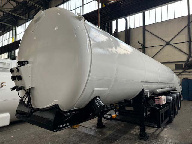 CRYOLOR Gas tank semi-trailer cryogenic used for nitrogen, argon, oxygen, LIN, LOX, LAR. - Tanktrailer: bild 2 CRYOLOR Gas tank semi-trailer cryogenic used for nitrogen, argon, oxygen, LIN, LOX, LAR. - Tanktrailer: bild 2