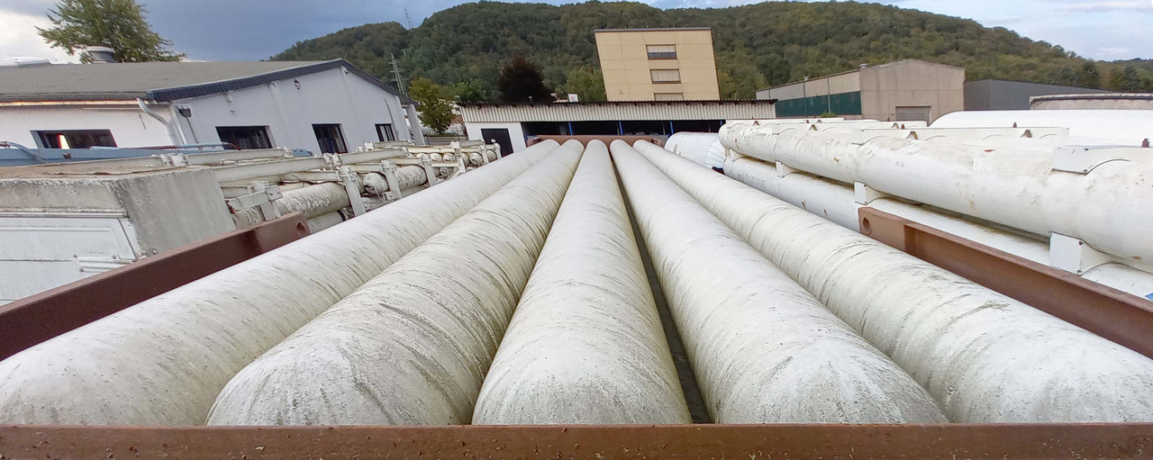 FRUEHAUF Gas tank tube semi-trailer used for compressed helium, hydrogen, Wasserstoff - Tanktrailer: bild 5 FRUEHAUF Gas tank tube semi-trailer used for compressed helium, hydrogen, Wasserstoff - Tanktrailer: bild 5