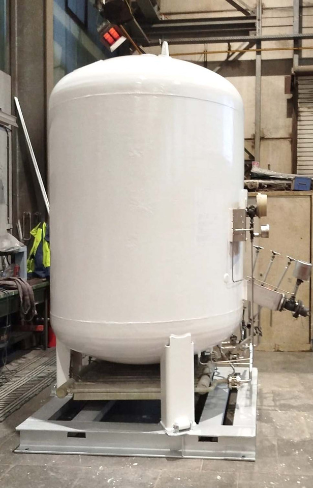 Gas tank on pallet used for oxygen, argon, nitrogen, carbon dioxide, CO2, LNG. - Lagringstank: bild 2 Gas tank on pallet used for oxygen, argon, nitrogen, carbon dioxide, CO2, LNG. - Lagringstank: bild 2