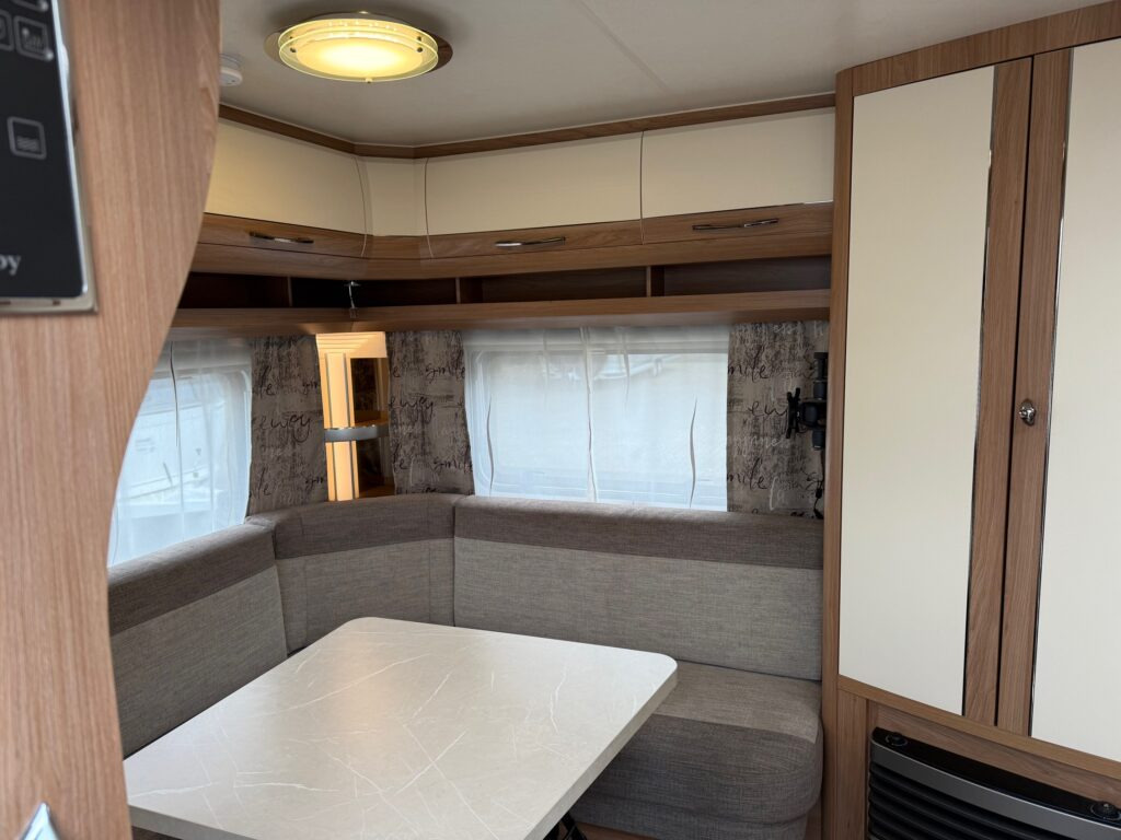 Hobby De Luxe 455 UF 2020 - Husvagn: bild 5 Hobby De Luxe 455 UF 2020 - Husvagn: bild 5