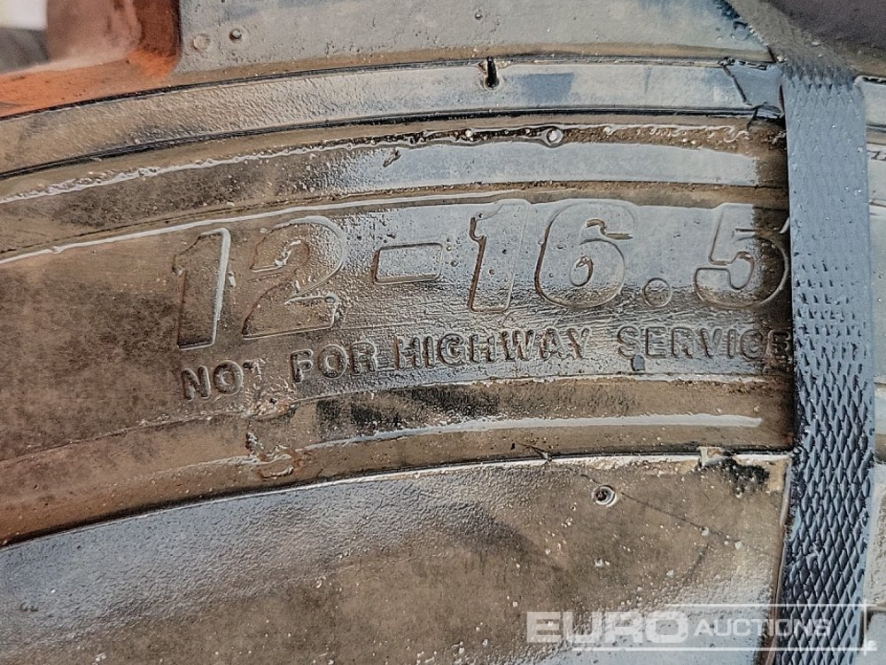 Däck 12-16.5 Tyre (4 of): bild 10 Däck 12-16.5 Tyre (4 of): bild 10