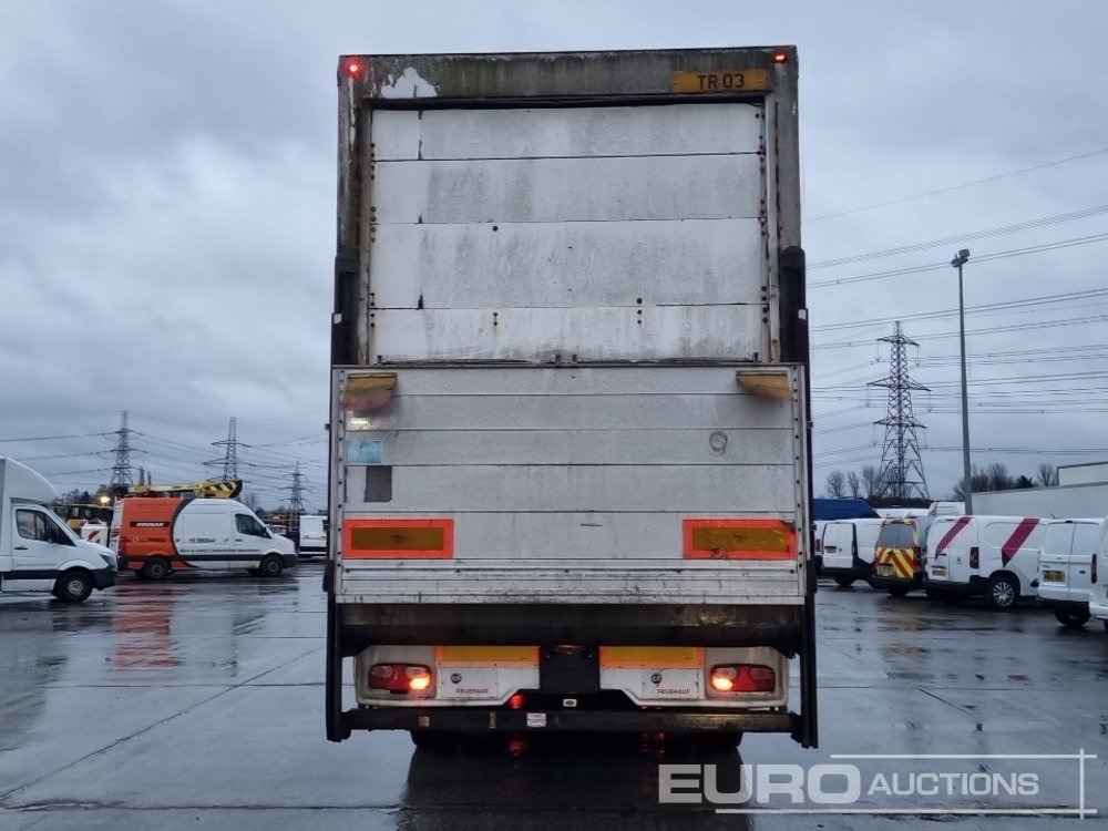 2004 Freuhauf Tri Axle Curtainsider Trailer, Tail Lift - Kapelltrailer: bild 4 2004 Freuhauf Tri Axle Curtainsider Trailer, Tail Lift - Kapelltrailer: bild 4