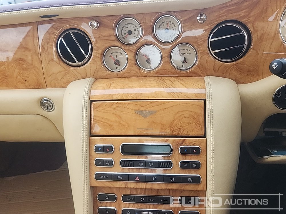 Personbil 2006 Bentley Arnage: bild 19