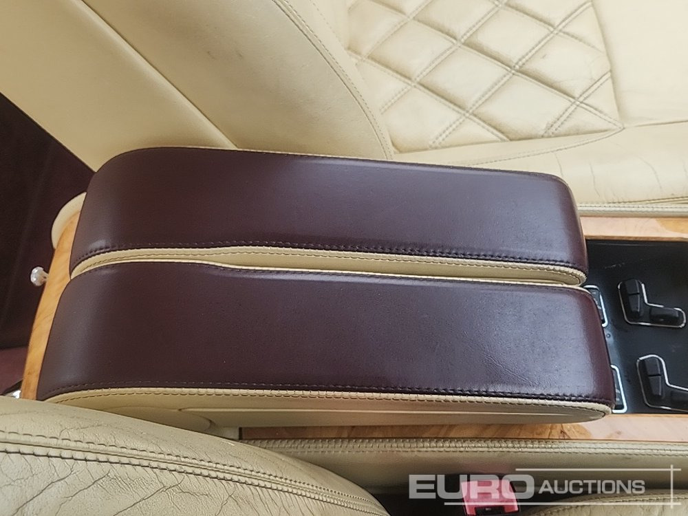 Personbil 2006 Bentley Arnage: bild 21