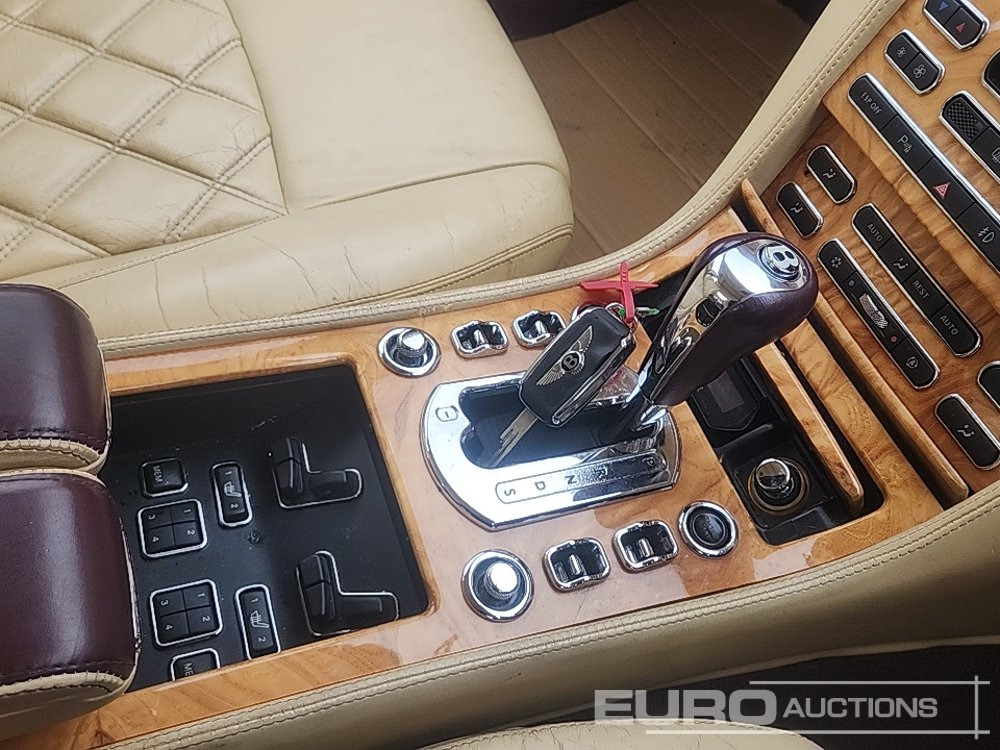 Personbil 2006 Bentley Arnage: bild 20