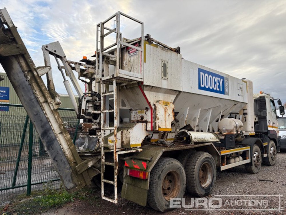 2013 Hino 700 3241 - Betongbil: bild 3 2013 Hino 700 3241 - Betongbil: bild 3