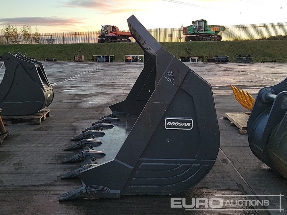 2015 Doosan 132" Loading Bucket to suit Wheeled Loader - Skopa: bild 2 2015 Doosan 132" Loading Bucket to suit Wheeled Loader - Skopa: bild 2