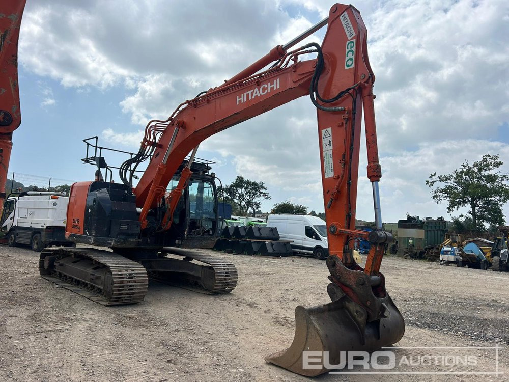 2015 Hitachi ZX225USLC-5B - Bandgrävare: bild 4 2015 Hitachi ZX225USLC-5B - Bandgrävare: bild 4