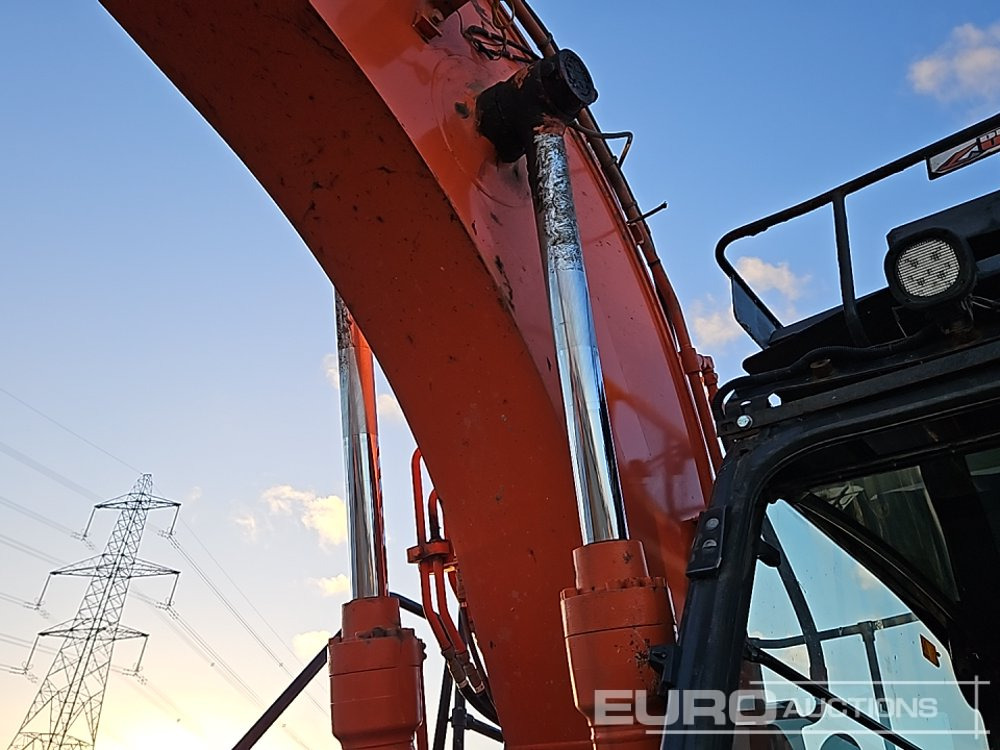 Bandgrävare 2018 Hitachi ZX135US-6: bild 30