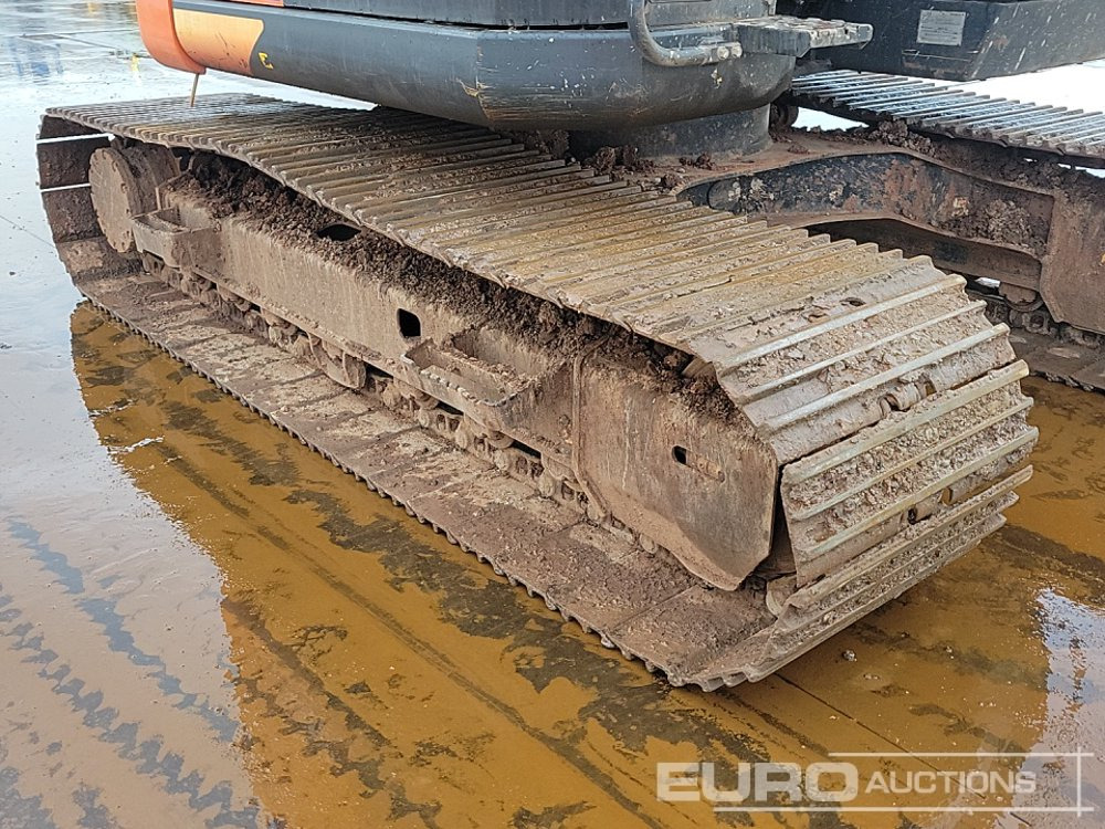 Bandgrävare 2019 Hitachi ZX135US-6: bild 16