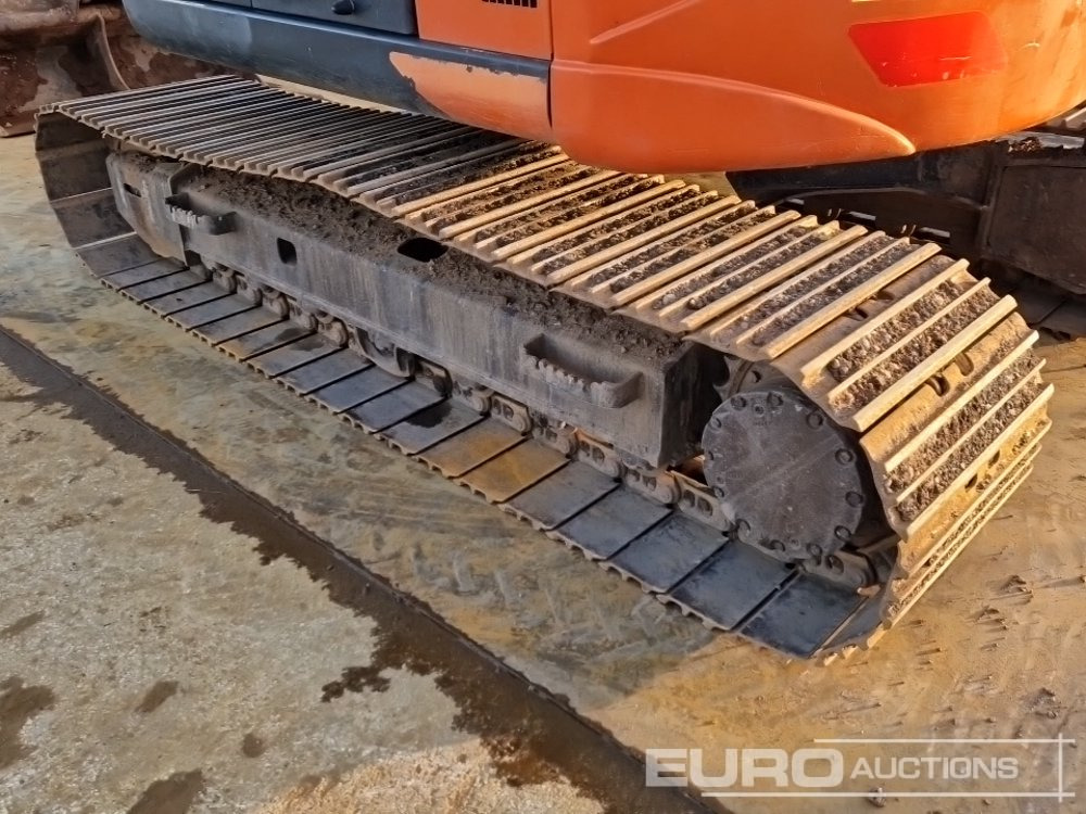 Bandgrävare 2019 Hitachi ZX135US-6: bild 12
