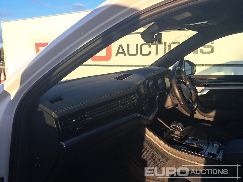 SUV 2023 Volkswagen Touareg: bild 14