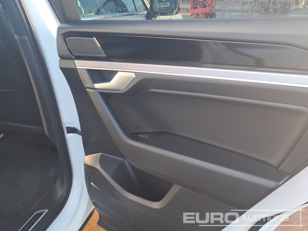 SUV 2023 Volkswagen Touareg: bild 22