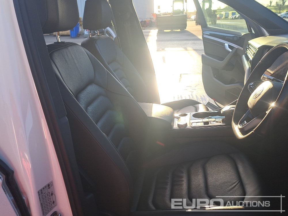 SUV 2023 Volkswagen Touareg: bild 27