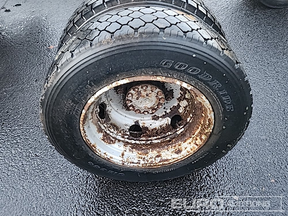 205/75-17.5 Twin Wheels & Drive Axles (2 of) - Däck: bild 5 205/75-17.5 Twin Wheels & Drive Axles (2 of) - Däck: bild 5