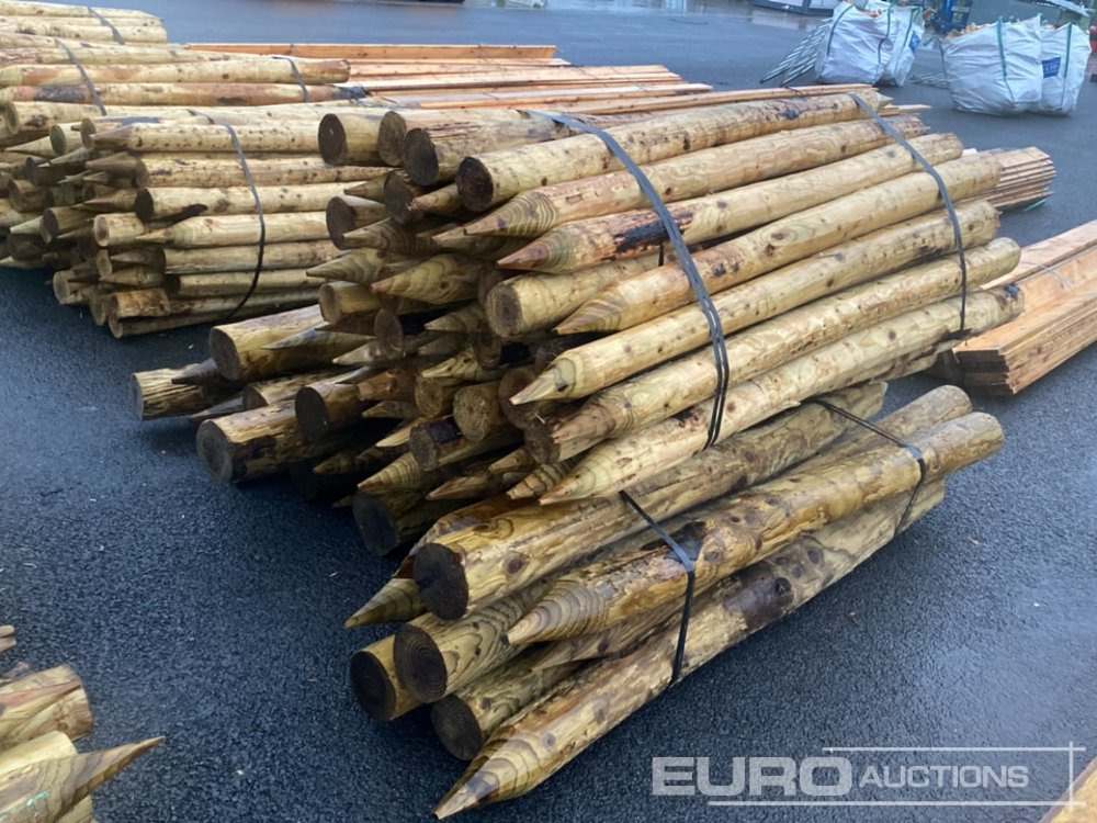 Bundle of Timber Posts (3 of) - Lantbruksmaskiner: bild 3 Bundle of Timber Posts (3 of) - Lantbruksmaskiner: bild 3