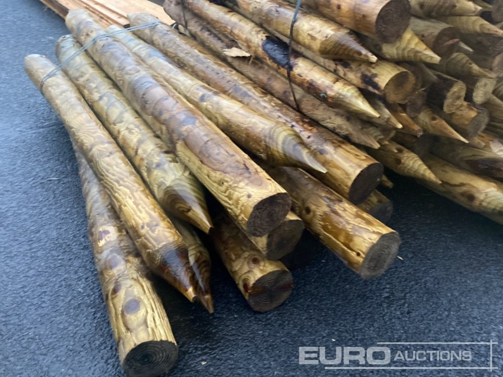 Bundle of Timber Posts (3 of) - Lantbruksmaskiner: bild 4 Bundle of Timber Posts (3 of) - Lantbruksmaskiner: bild 4