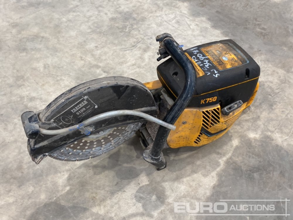 Partner K750 Petrol Consaw - Asfaltmaskin: bild 1 Partner K750 Petrol Consaw - Asfaltmaskin: bild 1