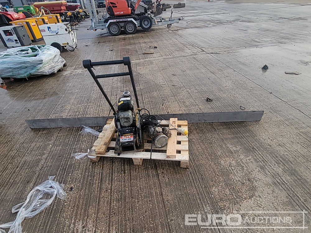 Red Band Concrete Screed, 110 Volt Submersible Water Pump, Bomag BVP 10/30 Petrol Compaction Plate - Asfaltmaskin: bild 3 Red Band Concrete Screed, 110 Volt Submersible Water Pump, Bomag BVP 10/30 Petrol Compaction Plate - Asfaltmaskin: bild 3