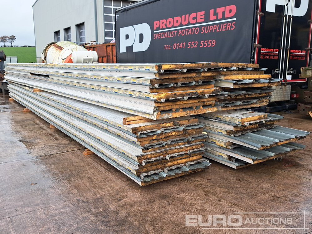 Selection of Kingspan Cladding - Entreprenadutrustning: bild 3 Selection of Kingspan Cladding - Entreprenadutrustning: bild 3