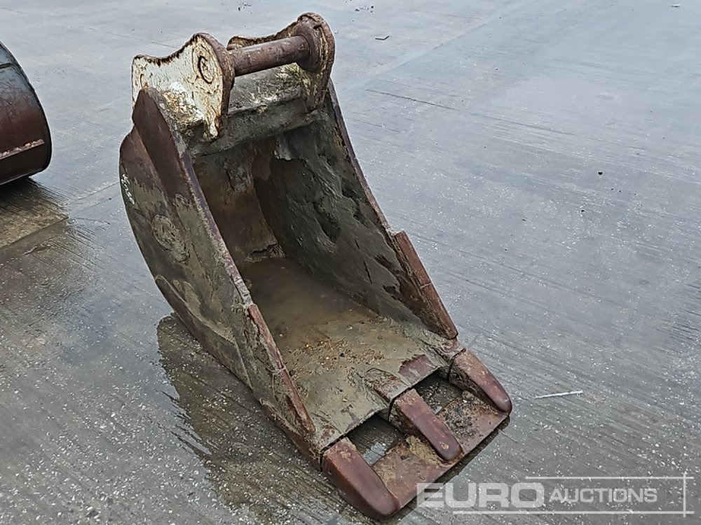 Strickland 24" Digging Bucket 65mm Pin to suit 13 Ton Excavator - Skopa: bild 1 Strickland 24" Digging Bucket 65mm Pin to suit 13 Ton Excavator - Skopa: bild 1