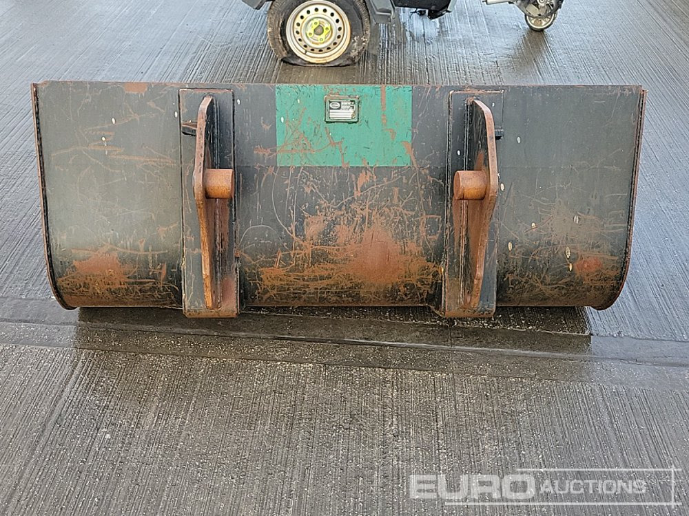 Strickland 72" Loading Bucket to suit Telehandler - Skopa: bild 4 Strickland 72" Loading Bucket to suit Telehandler - Skopa: bild 4