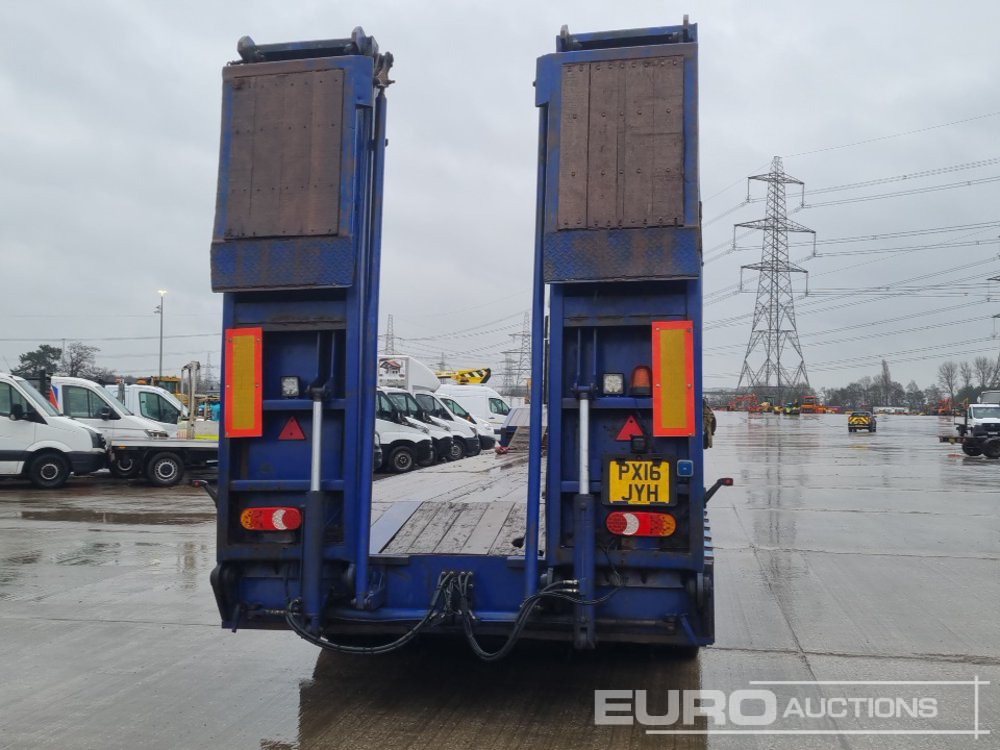 Tirsan Tri Axle Step Frame Low Loader Trailer, Neck Ramps, Out Riggers, Hydraulic Flip Toe Ramps - Låg lastare semitrailer: bild 4 Tirsan Tri Axle Step Frame Low Loader Trailer, Neck Ramps, Out Riggers, Hydraulic Flip Toe Ramps - Låg lastare semitrailer: bild 4